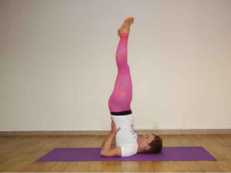 Sarvanga Asana – A Guide to the Shoulder Stand Pose